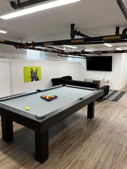 Trendy Loft Escape With Pool Table Bring Your Pets Apartment Columbus Exterior photo